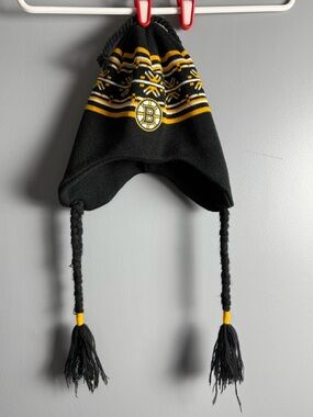 Old Time Sports Boston Bruins Pom Pom Beanie